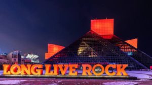 Gedung Rock and Roll Hall of Fame 2026: Dari Museum Jadi 'Arena Gulat'—Saat Band Legenda Tolak Penghargaan dan Fans Justru Bersorak